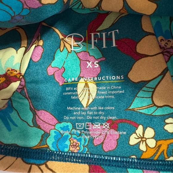 Beach Bunny Spencer Sports Bra XS Floral Print | NWT | High Neck Racerback - Picture 8 of 8